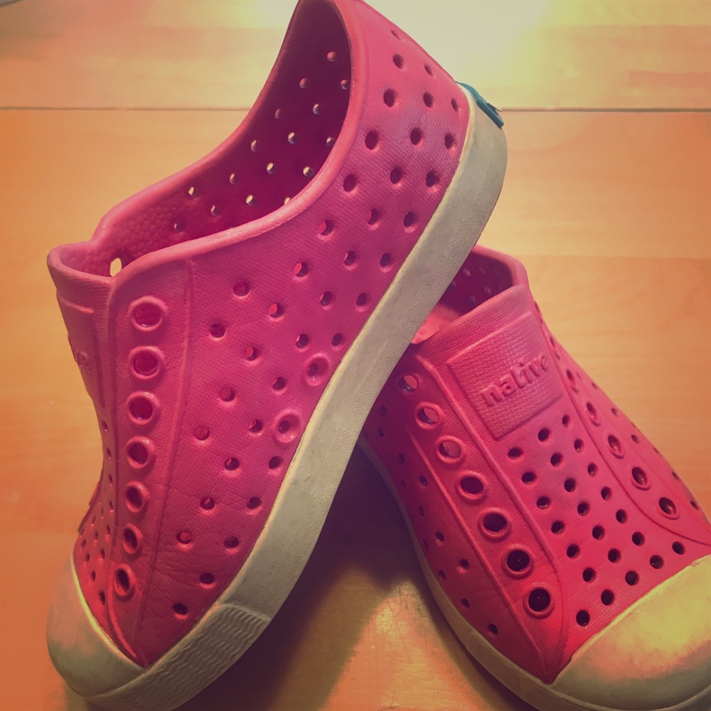 Size 8c PINK native’s